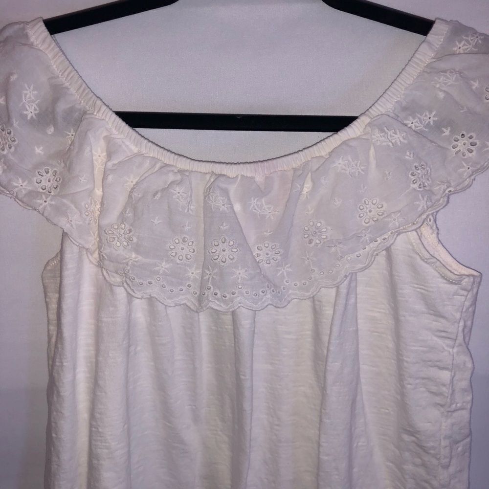 White Eyelet Ruffle Top - Picture 4 of 7